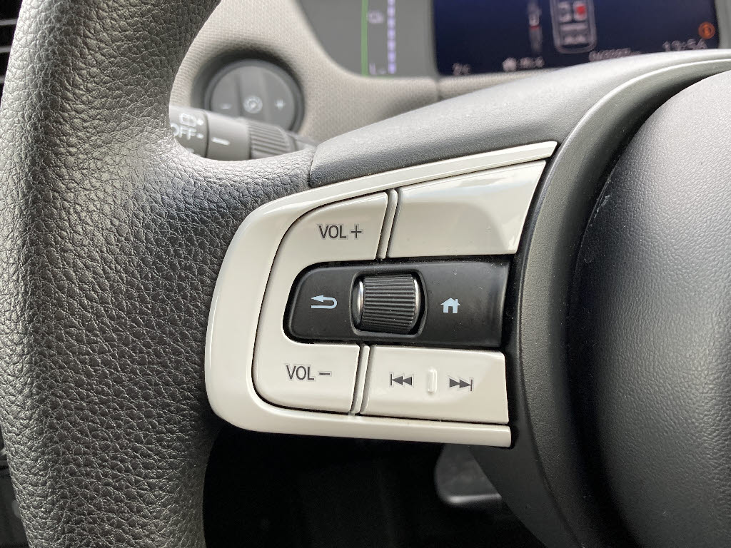 ホンダ フィット 4WD e:HEVｸﾛｽﾀｰ