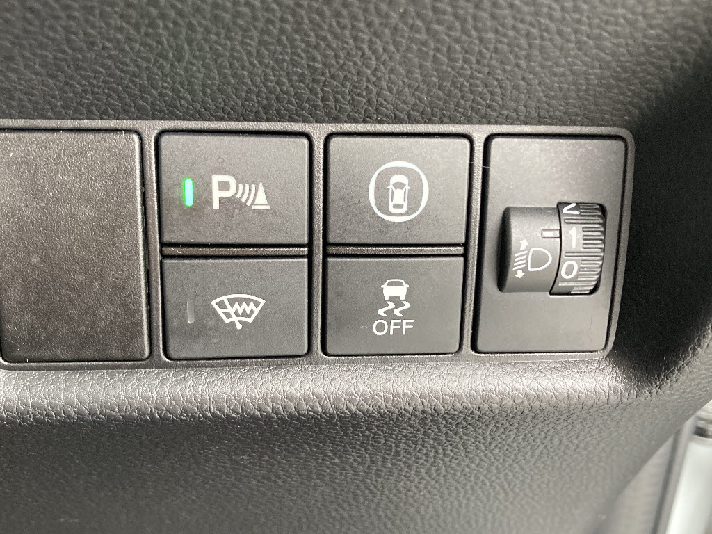 ホンダ フィット 4WD e:HEVｸﾛｽﾀｰ