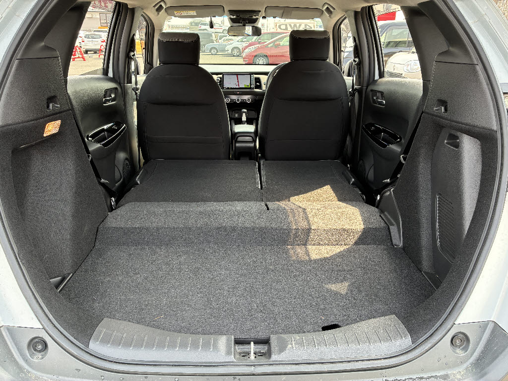 ホンダ フィット 4WD e:HEVｸﾛｽﾀｰ