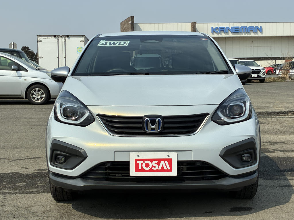ホンダ フィット 4WD e:HEVｸﾛｽﾀｰ