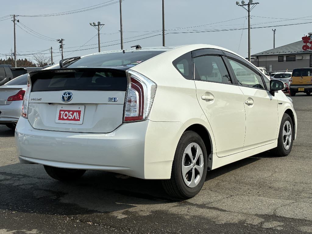 トヨタ プリウス S