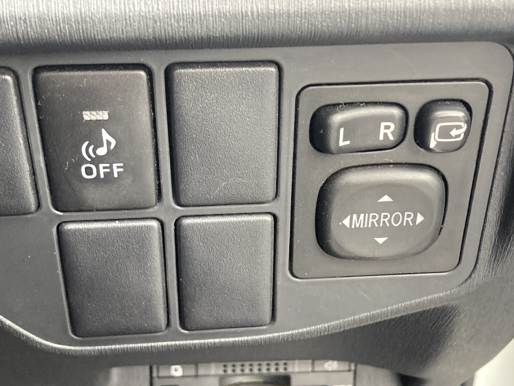 トヨタ プリウス S