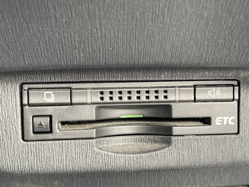 トヨタ プリウス S