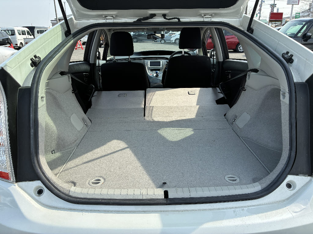 トヨタ プリウス S