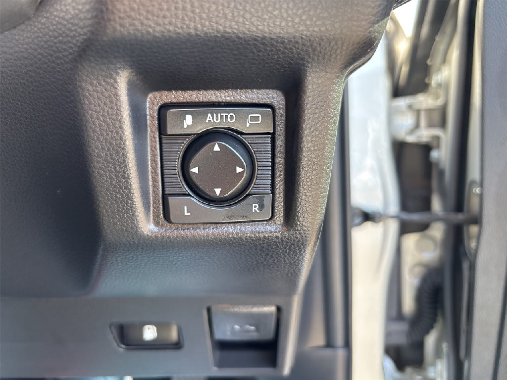 トヨタ クラウンＨＶ S FOUR ｽﾎﾟｰﾂｽﾀｲﾙ