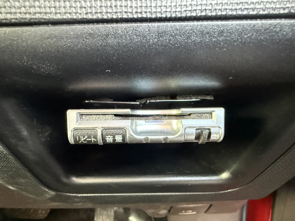 トヨタ スペイド 4WD F