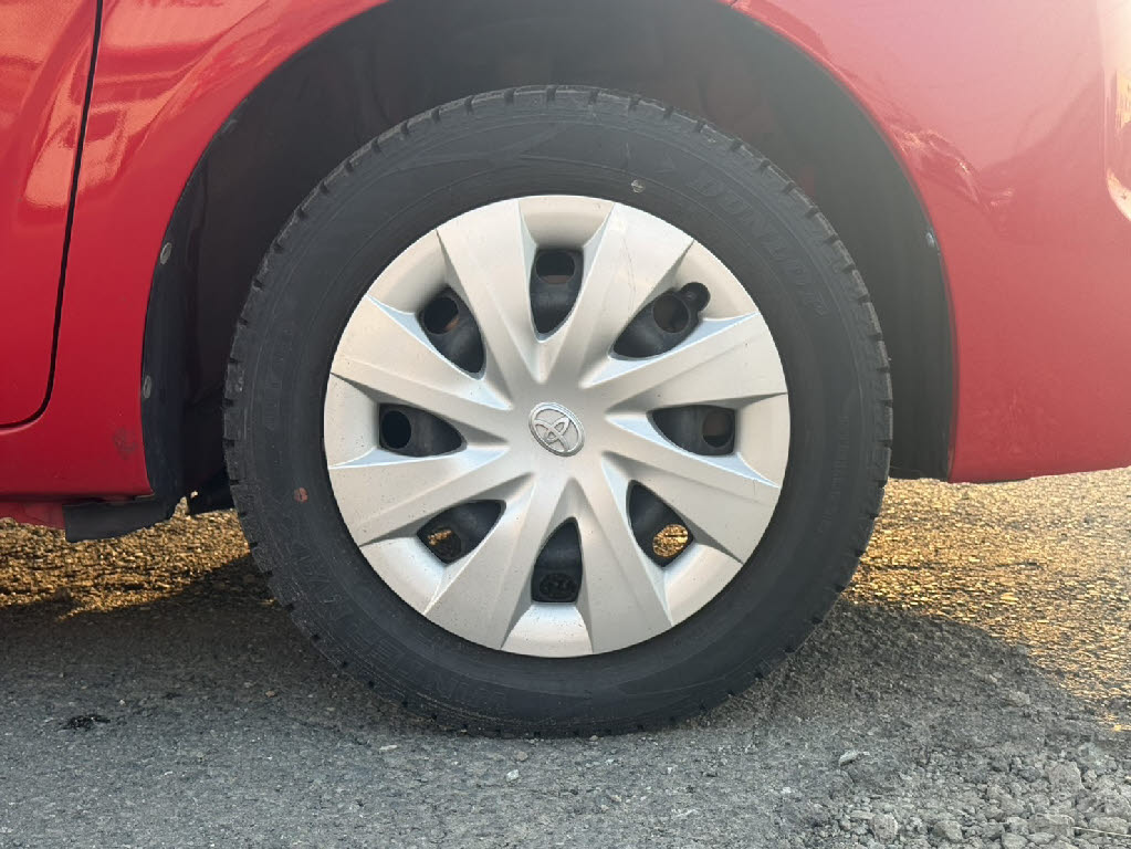 トヨタ スペイド 4WD F