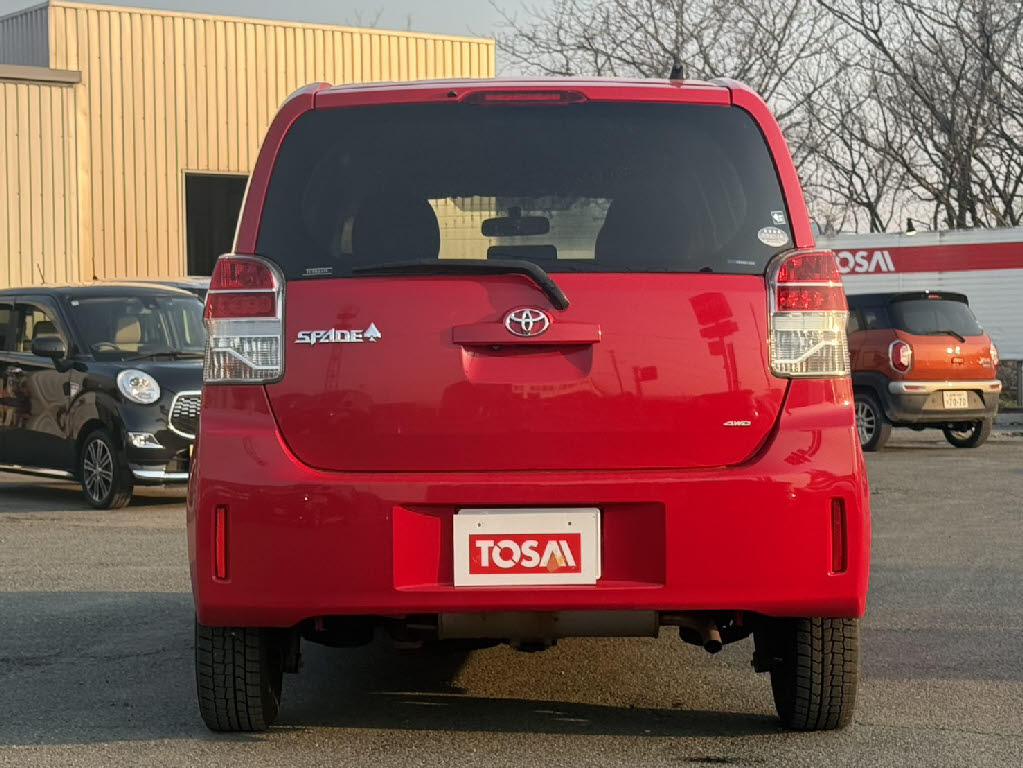 トヨタ スペイド 4WD F