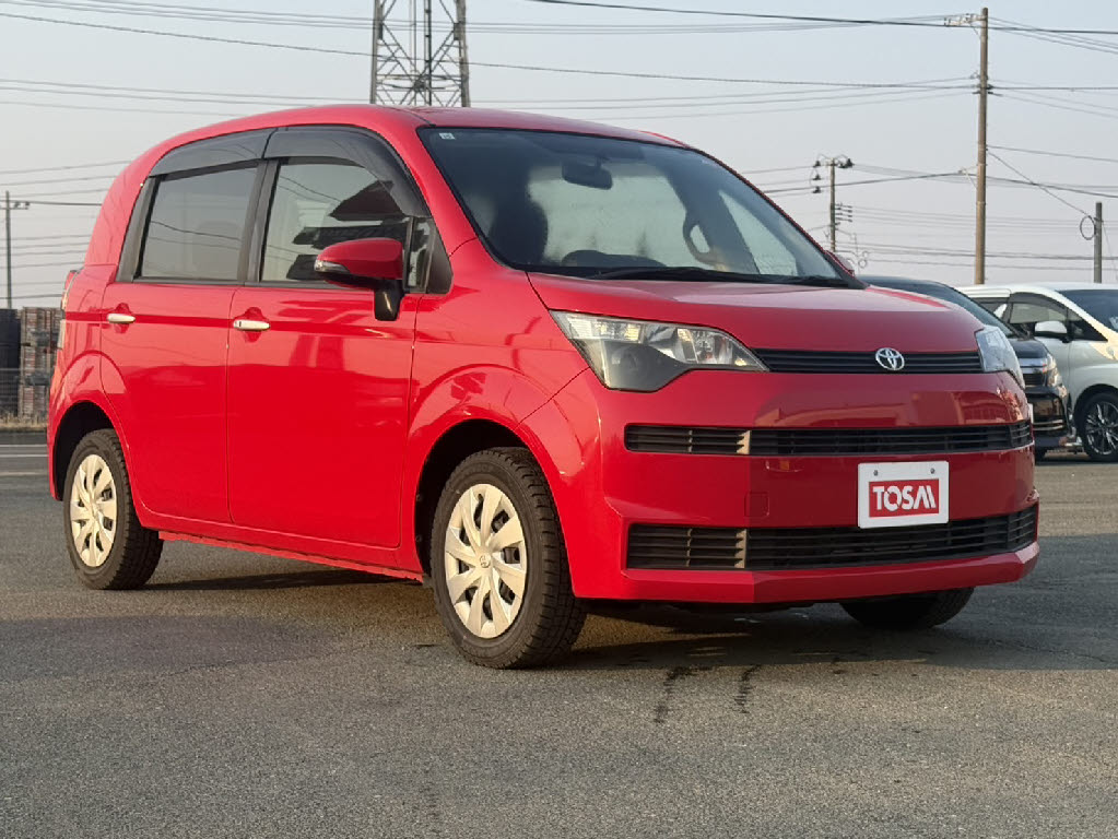 トヨタ スペイド 4WD F