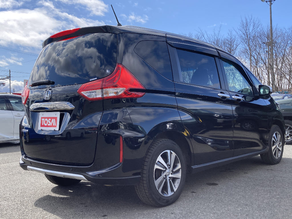 ホンダ フリード 4WD クロスター