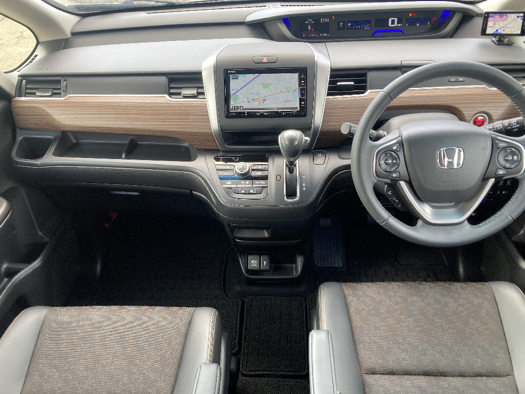 ホンダ フリード 4WD クロスター