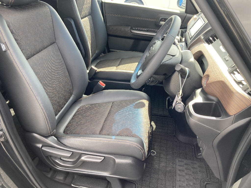 ホンダ フリード 4WD クロスター