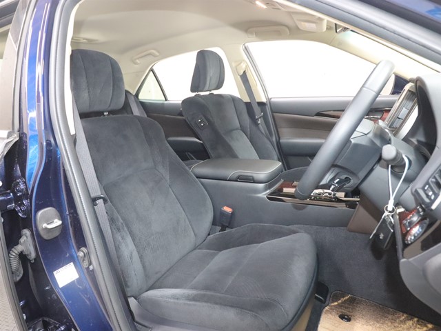 トヨタ クラウン ロイヤルサルーン