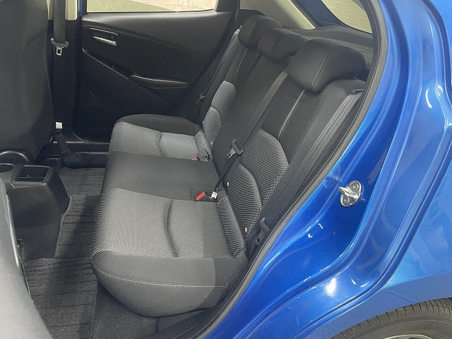 マツダ デミオ 15Sツーリング