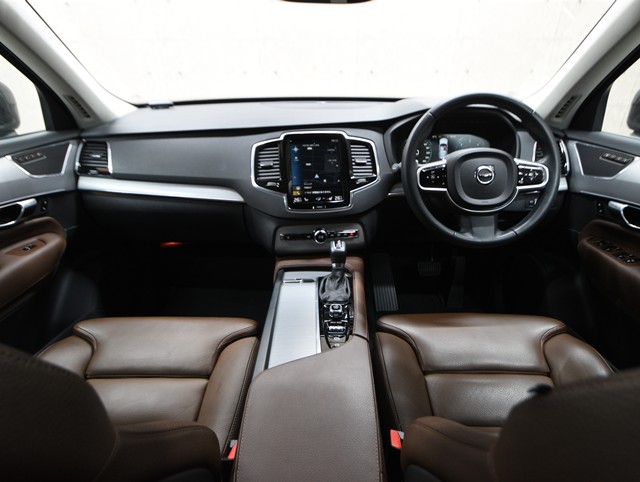 ボルボ ボルボ ＸＣ９０ D5 AWD ﾓﾒﾝﾀﾑ