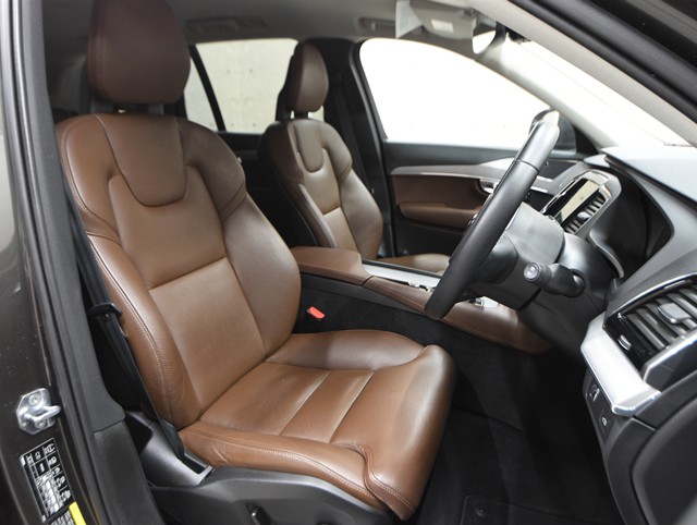 ボルボ ボルボ ＸＣ９０ D5 AWD ﾓﾒﾝﾀﾑ