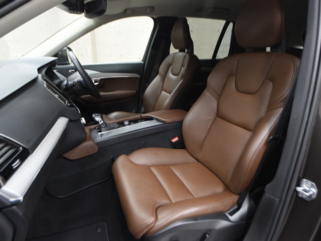 ボルボ ボルボ ＸＣ９０ D5 AWD ﾓﾒﾝﾀﾑ