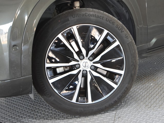 ボルボ ボルボ ＸＣ９０ D5 AWD ﾓﾒﾝﾀﾑ