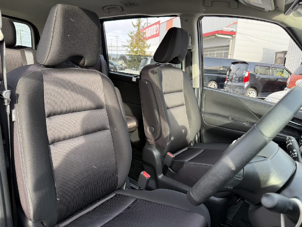 ニッサン セレナ ﾊｲｳｪｲｽﾀｰVｾﾚｸｼｮﾝ