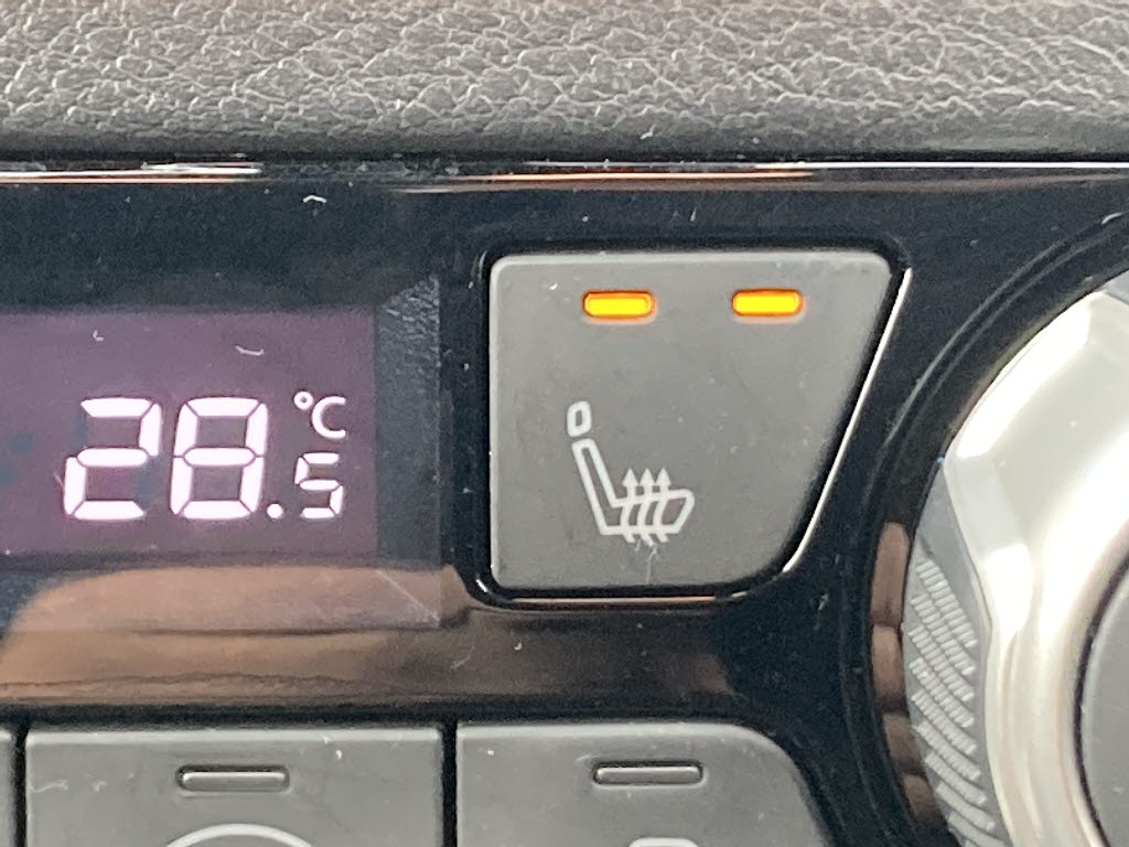 ニッサン キックス Ｘ ＦＯＵＲ