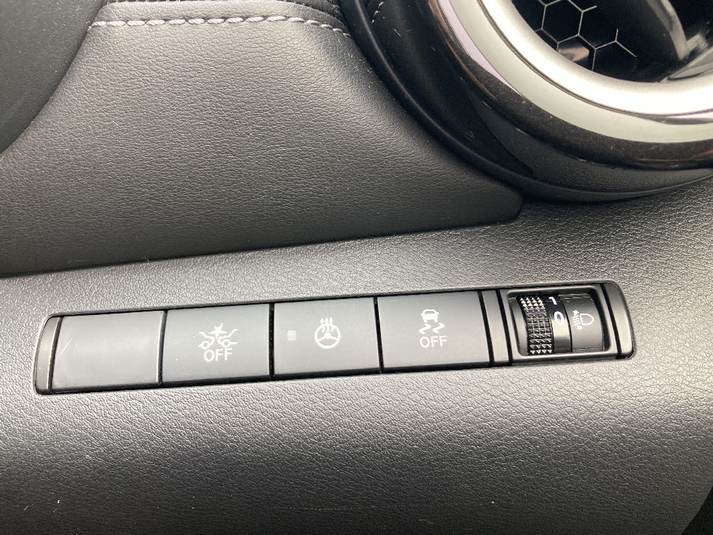 ニッサン キックス Ｘ ＦＯＵＲ