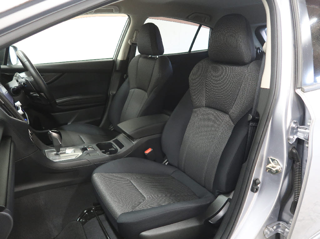 スバル インプレッサスポーツ 1.6i-Lｱｲｻｲﾄ