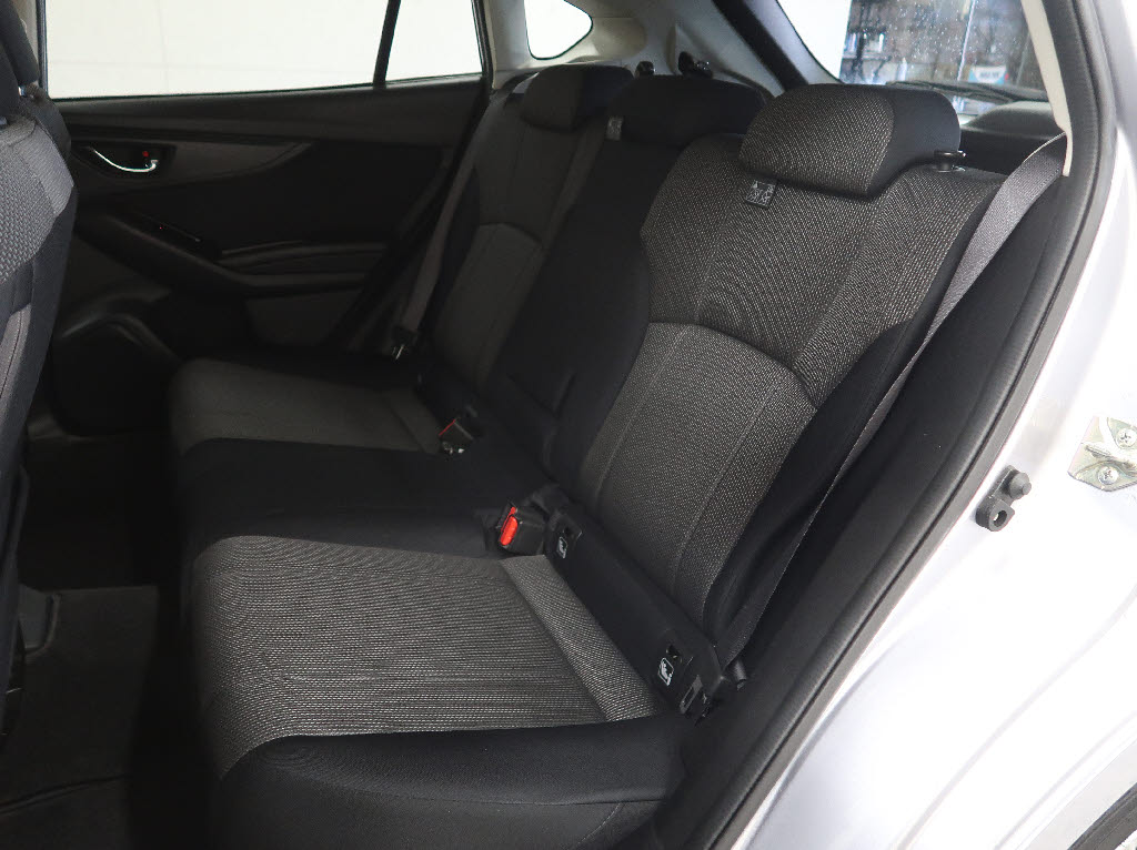 スバル インプレッサスポーツ 1.6i-Lｱｲｻｲﾄ