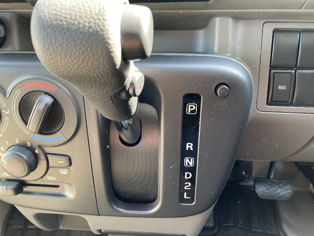 三菱 ミニキャブＶ E