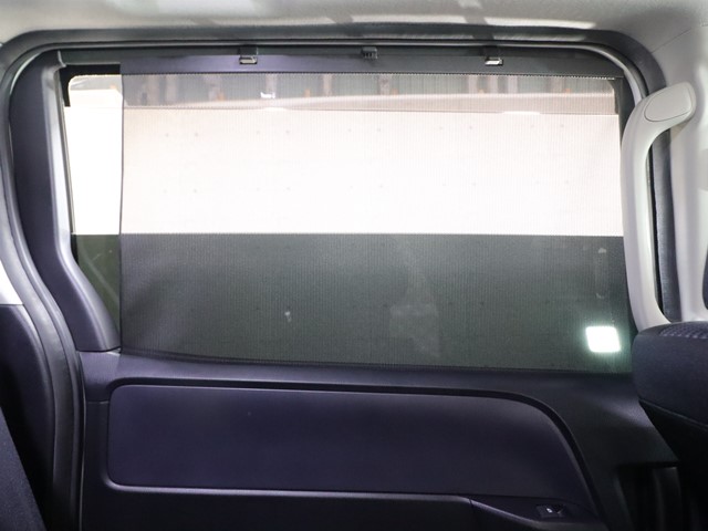 トヨタ ｳﾞｫｸｼｰﾊｲﾌﾞﾘｯﾄﾞ ＺＳ煌２