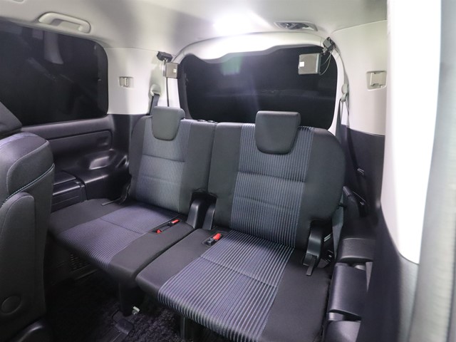 トヨタ ｳﾞｫｸｼｰﾊｲﾌﾞﾘｯﾄﾞ ＺＳ煌２