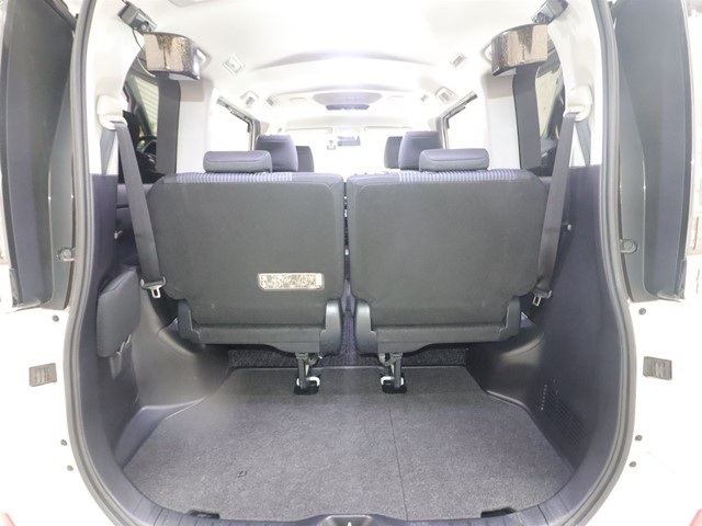 トヨタ ｳﾞｫｸｼｰﾊｲﾌﾞﾘｯﾄﾞ ＺＳ煌２