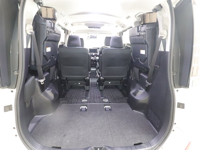 トヨタ ｳﾞｫｸｼｰﾊｲﾌﾞﾘｯﾄﾞ ＺＳ煌２