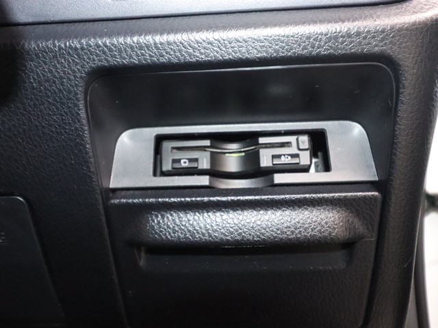 トヨタ ｳﾞｫｸｼｰﾊｲﾌﾞﾘｯﾄﾞ ＺＳ煌２