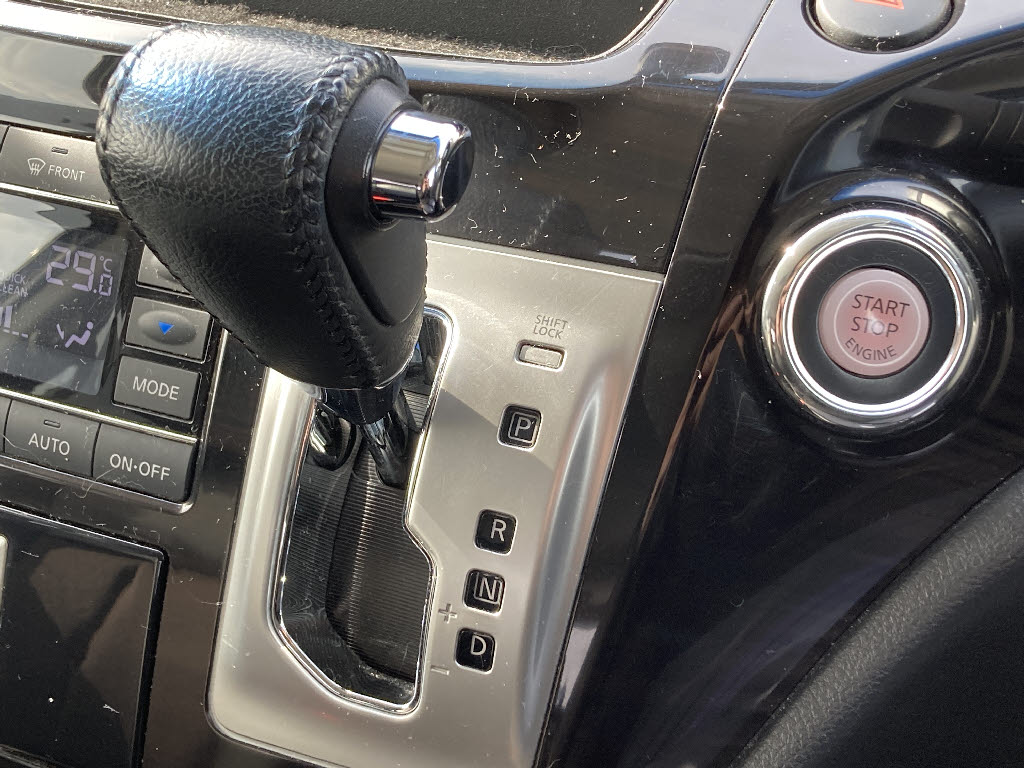 ニッサン エルグランド 4WD 250ﾊｲｳｪｲｽﾀｰS