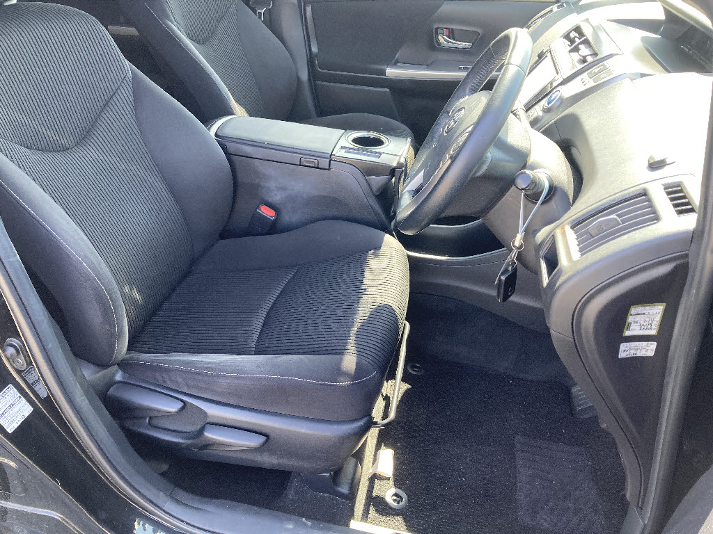 トヨタ プリウスアルファ Sツーリングセレクション