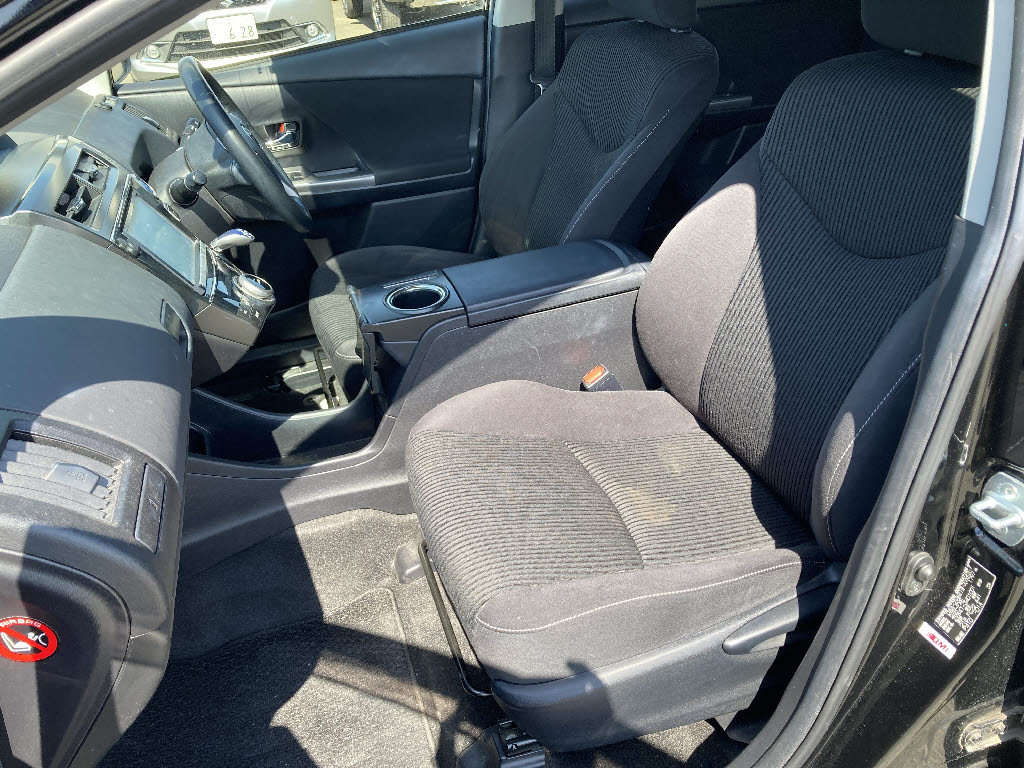 トヨタ プリウスアルファ Sツーリングセレクション