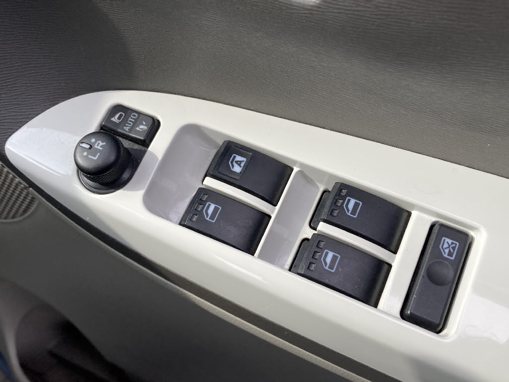 ダイハツ タント Xﾎﾜｲﾄｱｸｾﾝﾄ SAⅢ