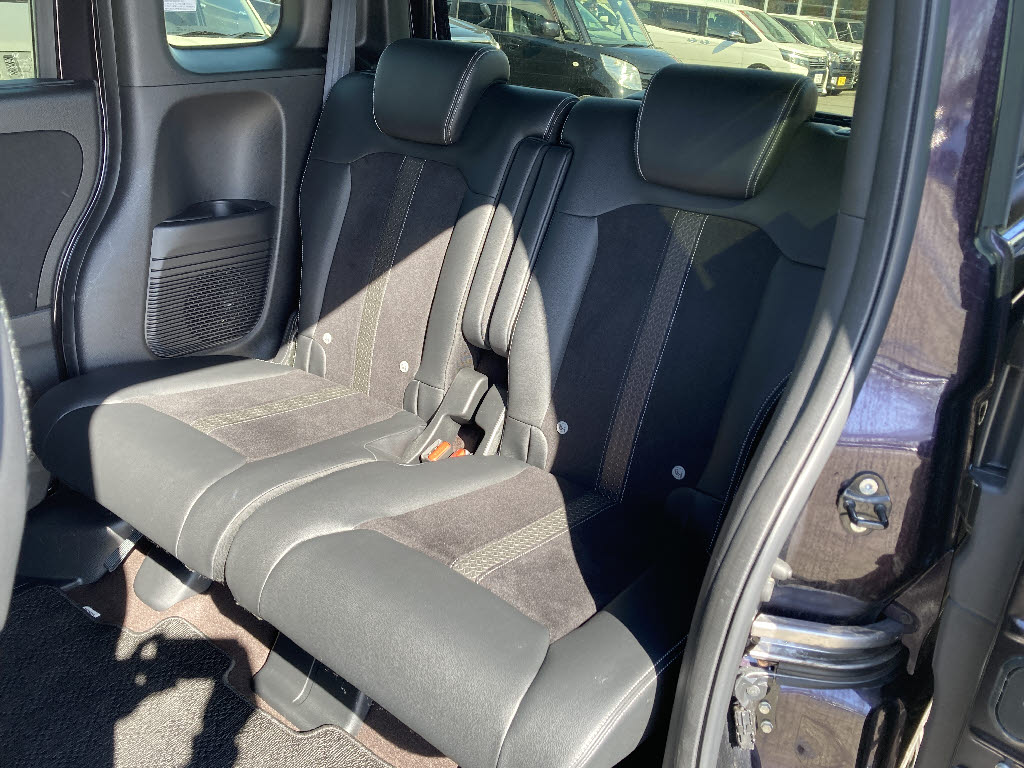 ホンダ Ｎ　ＢＯＸカスタム 4WD G Lﾀｰﾎﾞﾎﾝﾀﾞｾﾝｼﾝｸﾞ