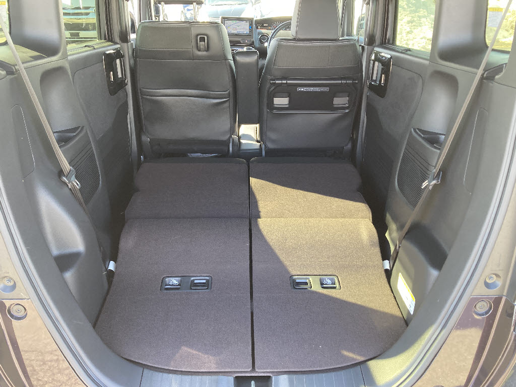 ホンダ Ｎ　ＢＯＸカスタム 4WD G Lﾀｰﾎﾞﾎﾝﾀﾞｾﾝｼﾝｸﾞ