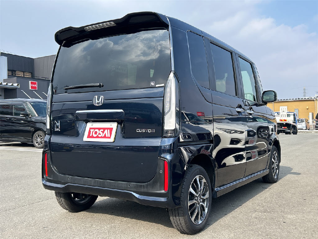 ホンダ Ｎ　ＢＯＸカスタム 4WD ﾍﾞｰｽｸﾞﾚｰﾄﾞ