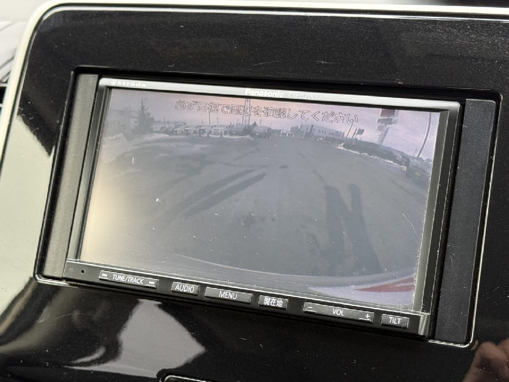 ニッサン セレナ 4WD B