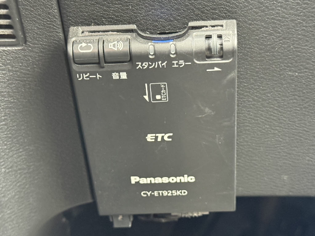 ニッサン セレナ 4WD B