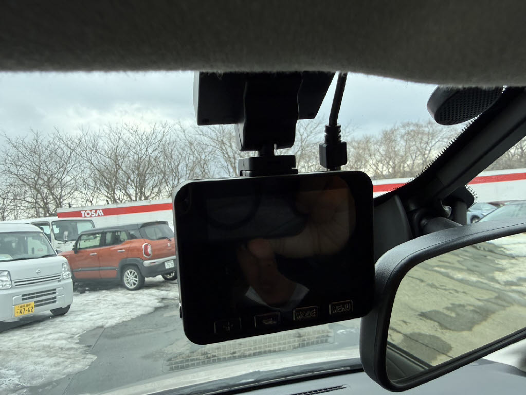 ニッサン セレナ 4WD B