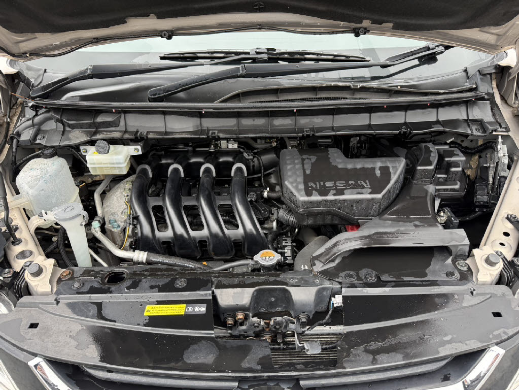 ニッサン セレナ 4WD B