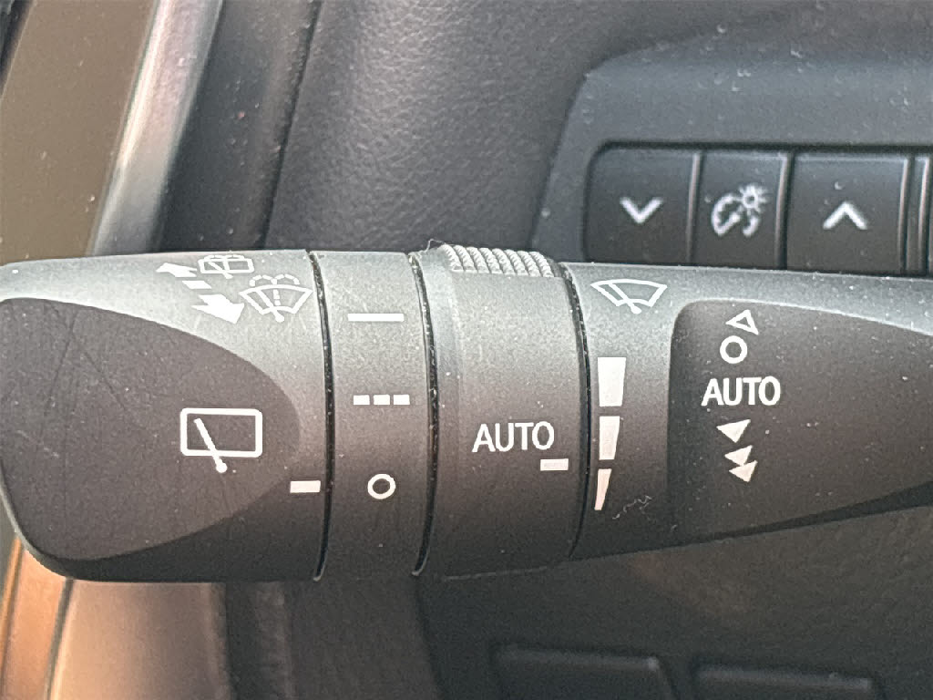 トヨタ ｳﾞｪﾙﾌｧｲｱﾊｲﾌﾞﾘｯﾄﾞ ZR