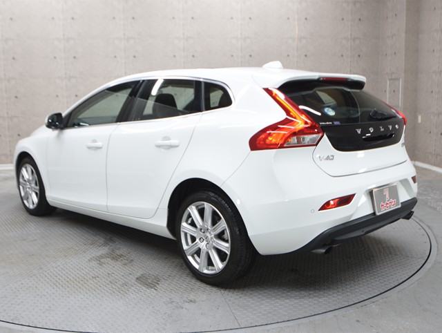 ボルボ ボルボ Ｖ４０ T3　ｲﾝｽｸﾘﾌﾟｼｮﾝ