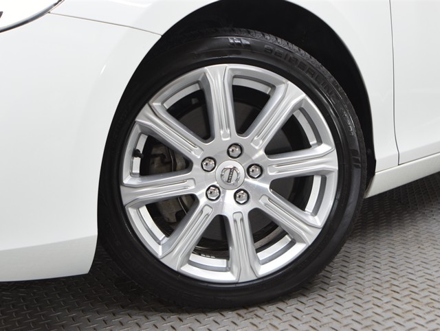 ボルボ ボルボ Ｖ４０ T3　ｲﾝｽｸﾘﾌﾟｼｮﾝ