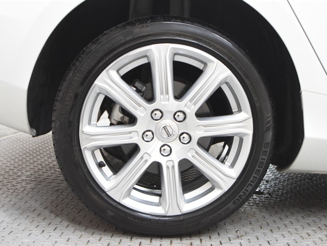 ボルボ ボルボ Ｖ４０ T3　ｲﾝｽｸﾘﾌﾟｼｮﾝ