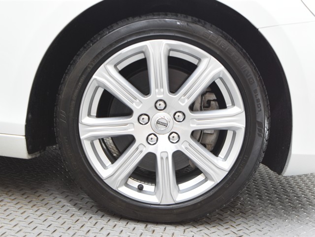 ボルボ ボルボ Ｖ４０ T3　ｲﾝｽｸﾘﾌﾟｼｮﾝ