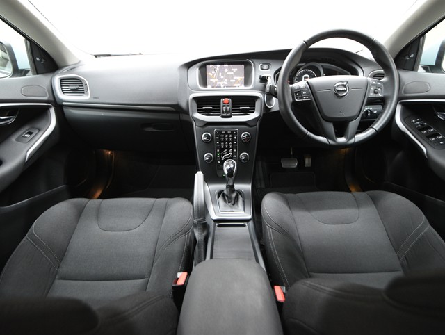 ボルボ ボルボ Ｖ４０ T2 ｷﾈﾃｨｯｸ